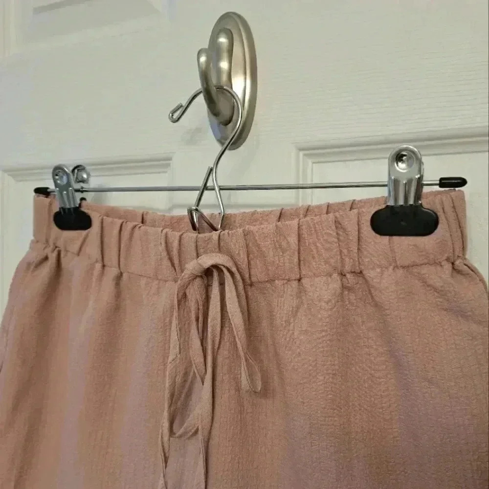 ❤️ Shein Tan Coloured Lightweight  Seersucker Shorts - Picture 2 of 8